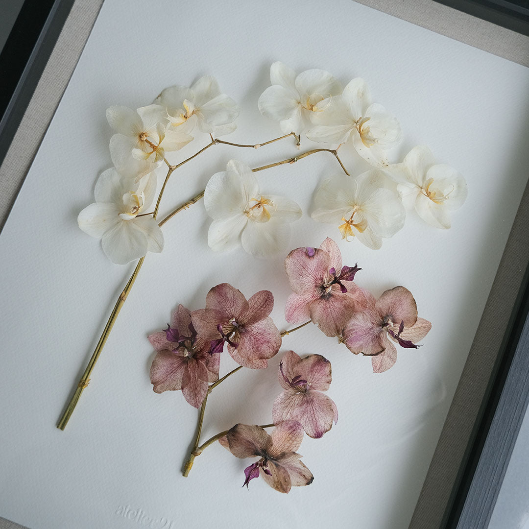 Cuadro de flores secas bordadas