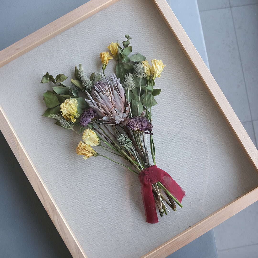 Cuadro de flores secas en ramo