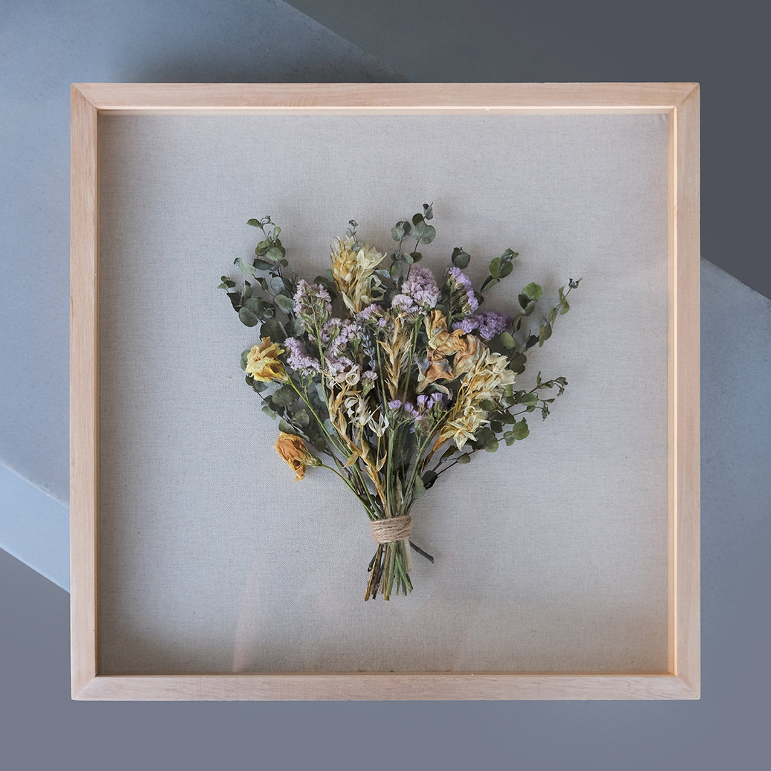Cuadro de flores secas en ramo